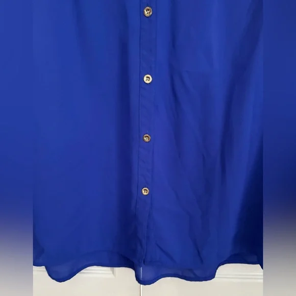 Lilly PulitzerWomen's Blue Button-Up Blouse, size medium - Picture 3 of 8